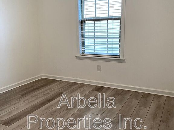 5th image of 663 Suffolk Rd