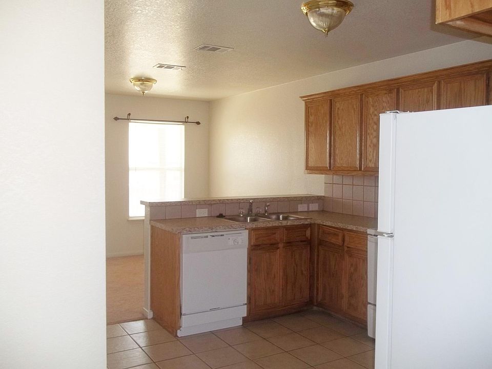 1st image of 302 Primrose Dr Unit B