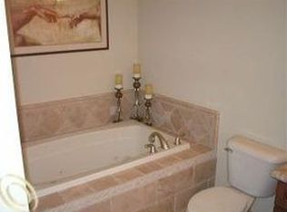 14739 Village Park Cir, Shelby Township, MI 48315