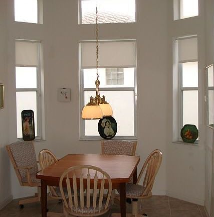 EAT IN BREAKFAST AREA