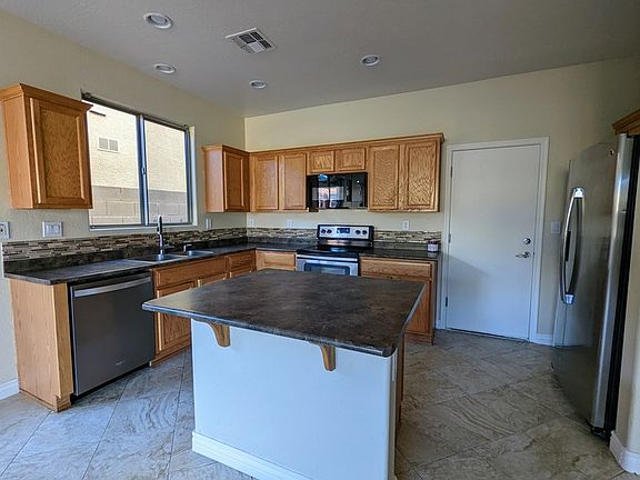 5th image of 3612 W Memorial Dr