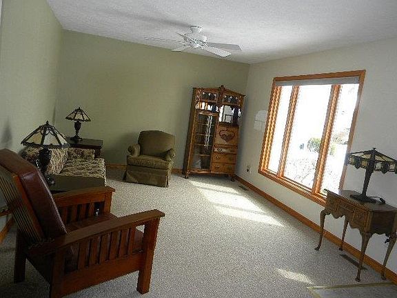 3rd image of 6353 Galahad Ct