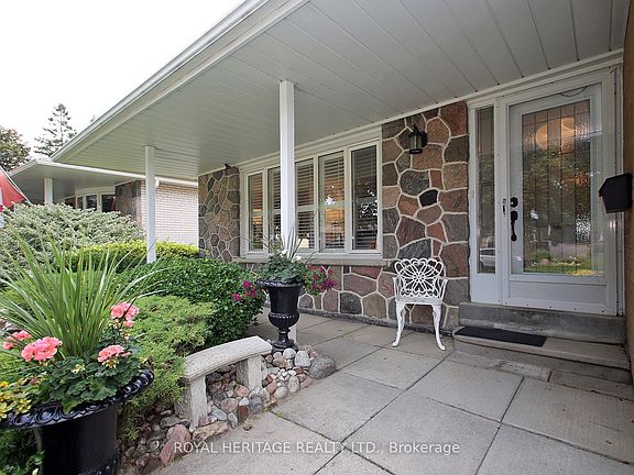 5th image of 35 Langevin Cres
