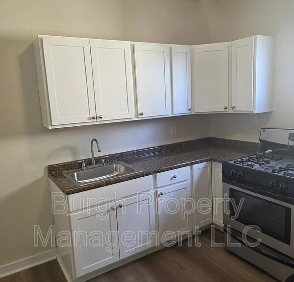 222 Vine St — Photo 6