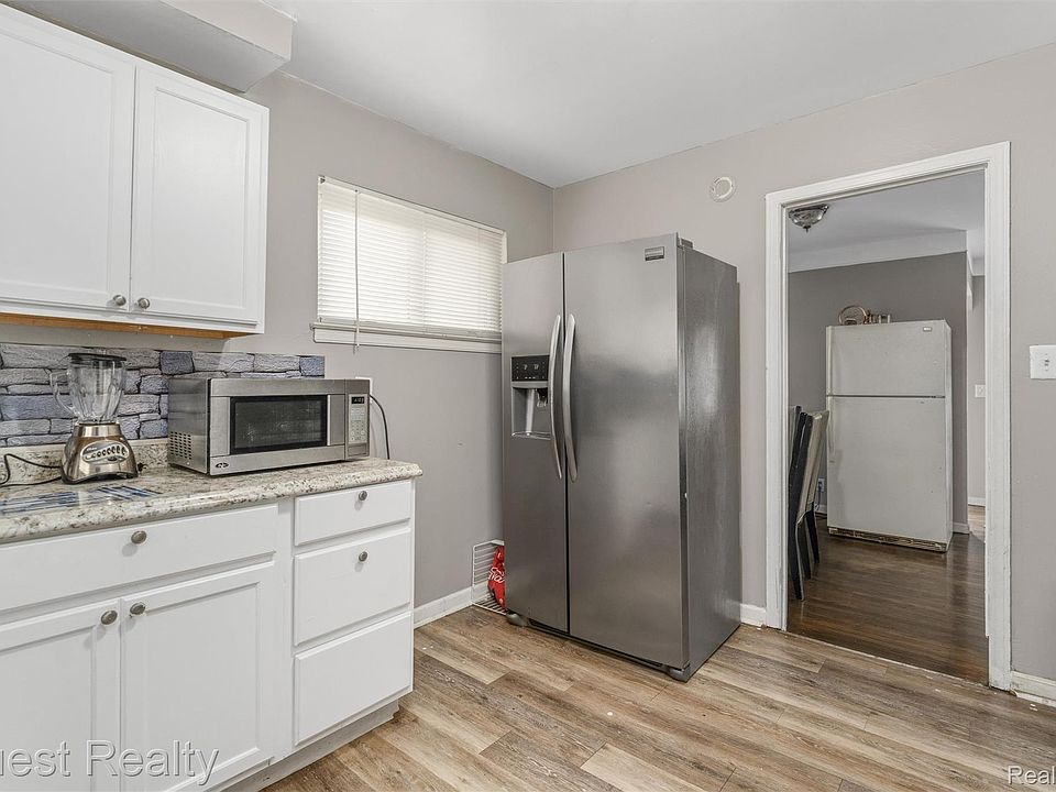 19873 Beaconsfield St, photo 6