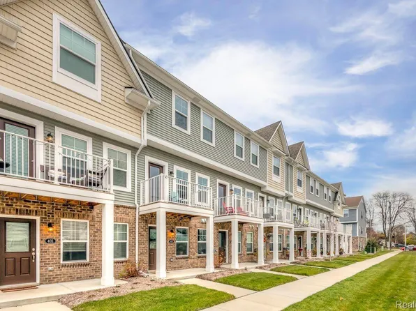 329 Jeff Keeton Dr #50, Hazel Park, MI 48030