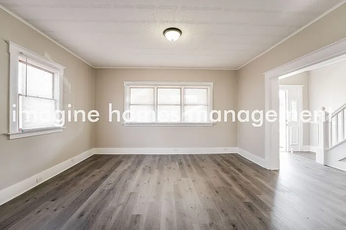 3 bed, 1.0 bath, 1274 sqft, $1,775 — Photo 3