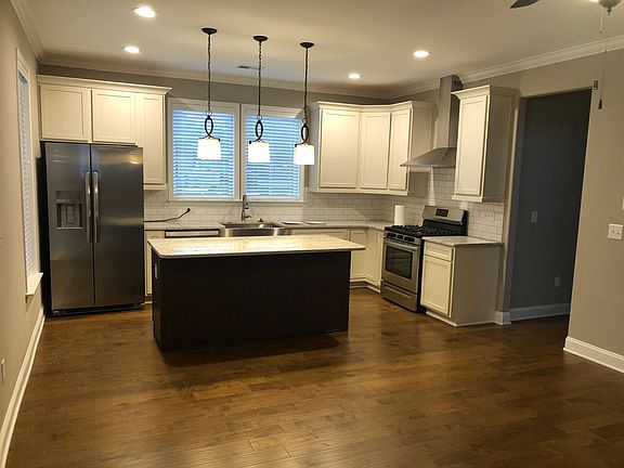 2nd image of 12 Cottage Knoll Cir
