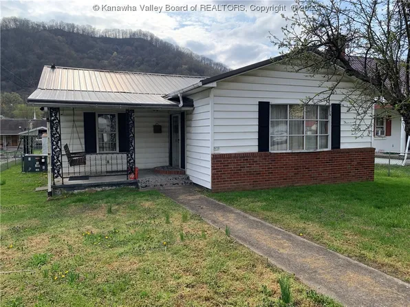 8719 California Ave, Marmet, WV 25315