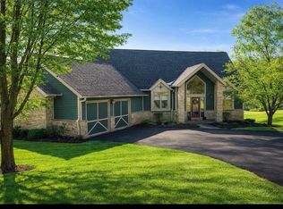 15 Augusta Dr, Galena, IL