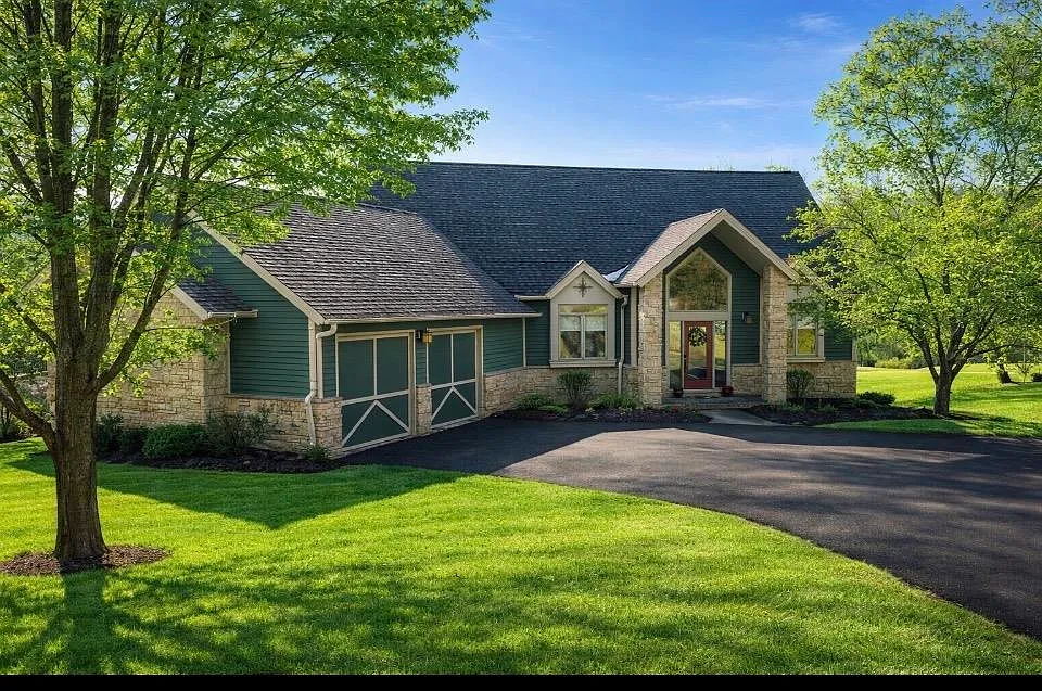 15 Augusta Dr photo 1