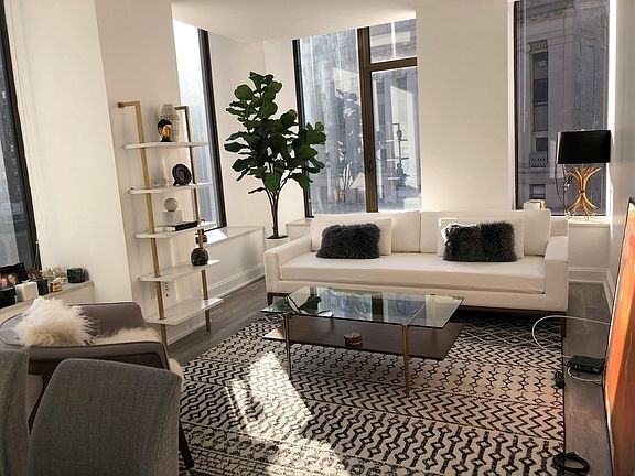 3rd image of 126 Pearl St #3F