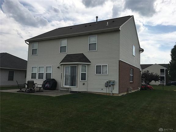 3rd image of 400 Clover Hill Dr