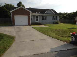 113 Forest Bluff Dr, Jacksonville, NC 28540
