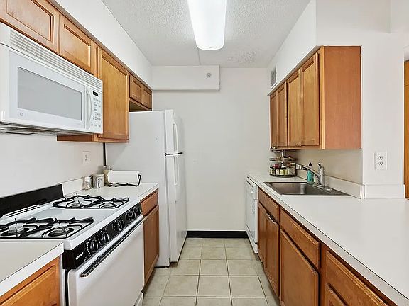 3rd image of 342 E 119th St Penthouse D