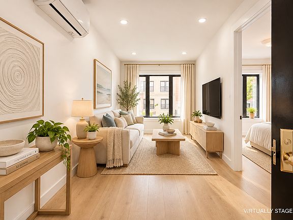 2nd image of 264 Kosciuszko St APT 2