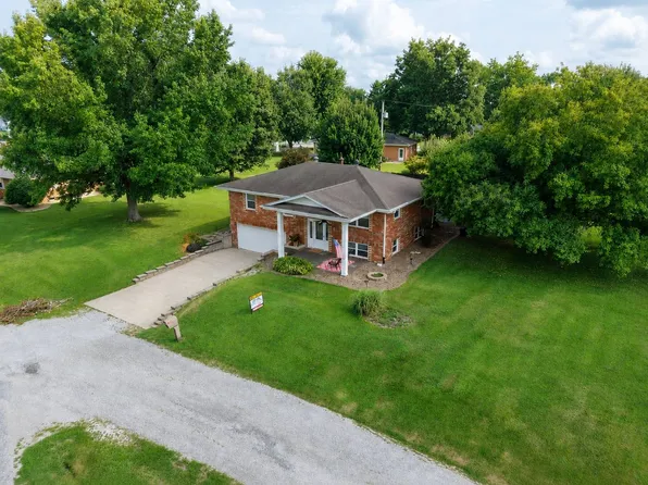 511 Sycamore St, Pittsfield, IL 62363