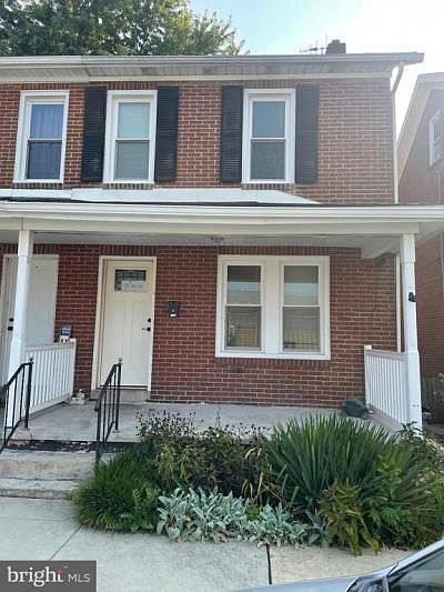 1st image of 133 S Clinton St