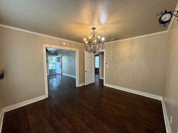 5th image of 263 E Linden St