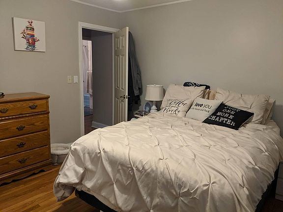 5th image of 219 Gordon Ave