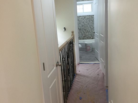 5th image of 216-00 107 Ave