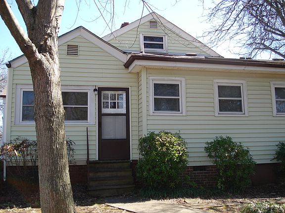 2nd image of 2513 Williams St
