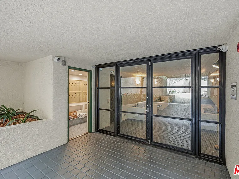11636 Montana Ave #103 — Photo 48