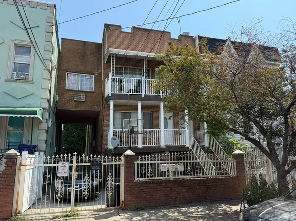 365 Essex Street image 1 of 3