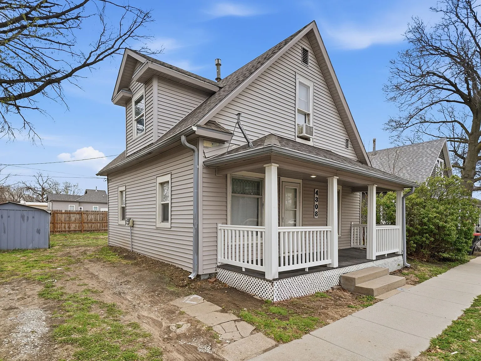 3 bed, 912 sqft, $1,499 — Photo 2