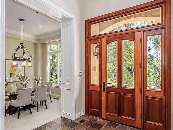 3rd image of 829 Oak Manor Ct
