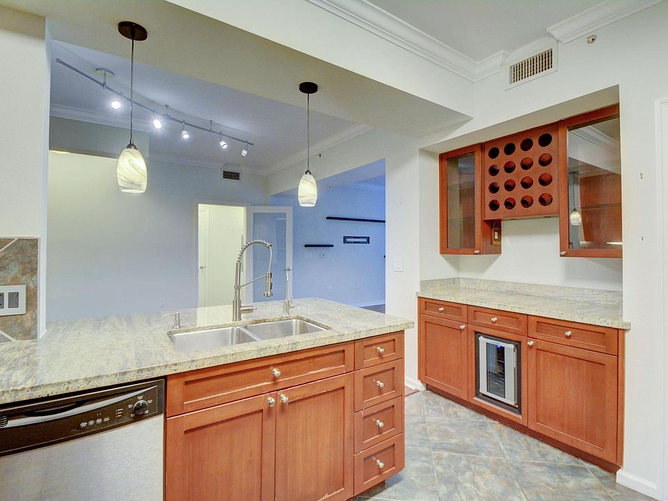 1st image of 533 NE 3rd Ave APT 431