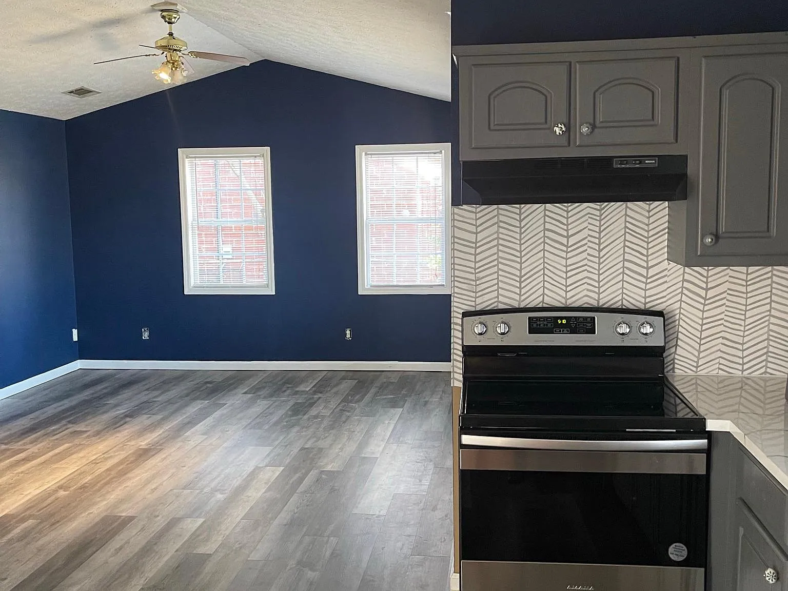 2 bed, 795 sqft, $1,200 — Photo 2