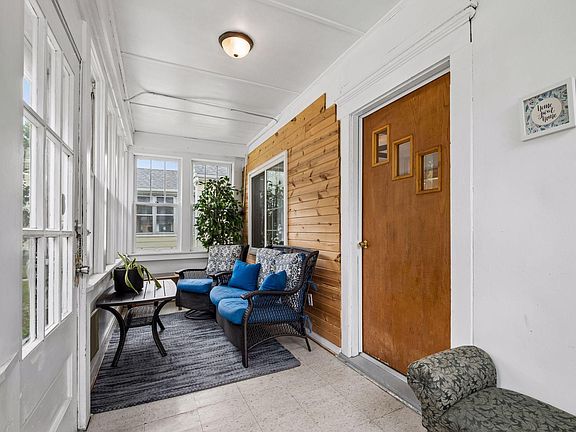 5th image of 1262 Charles Ave