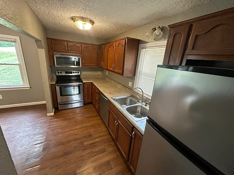 20201 E Truman Rd — Photo 8