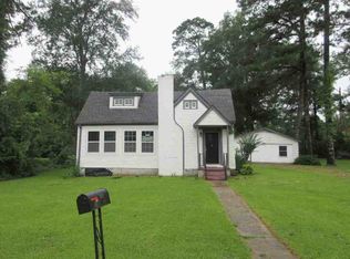 281 N Davis St, Forest, MS 39074