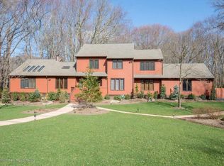 102 Yale Dr, Lincroft, NJ