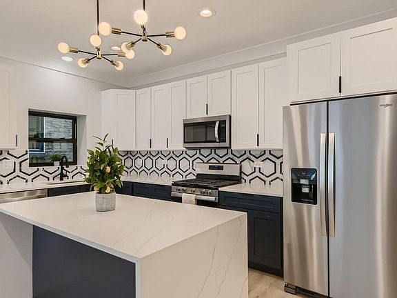4th image of 1424 W Winnemac Ave #1424/1