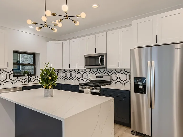 1420 W Winnemac Ave #1 — Photo 10