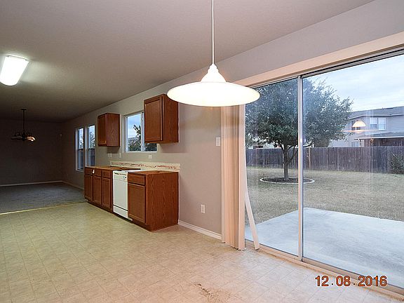 2nd image of 1531 Prairie Rock
