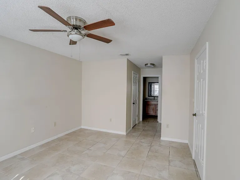 7206 Olympia Ct — Photo 14