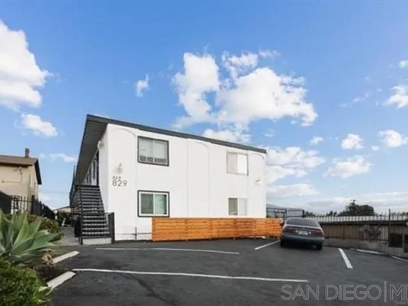 3rd image of 829 Grand Ave