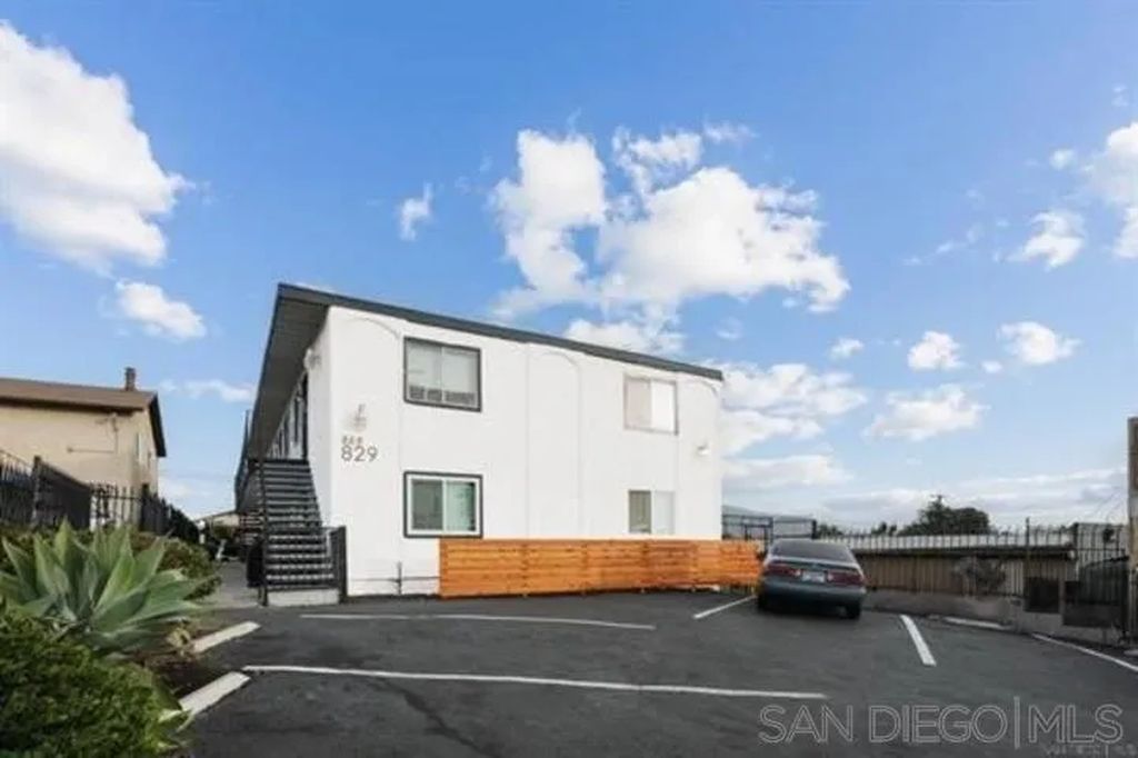 829 Grand Ave, Spring Valley, CA - View 3