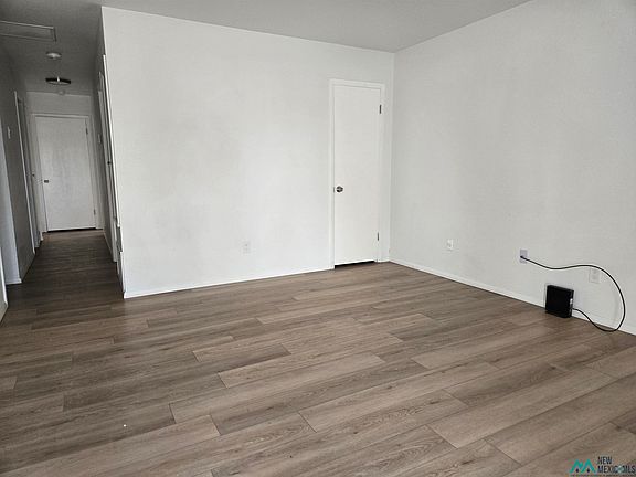 4th image of 3007 S Vassar Dr
