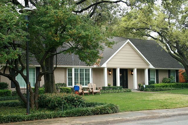 Amazing Drive Up on this cape copd charmer on oversized lot in Prestonwood