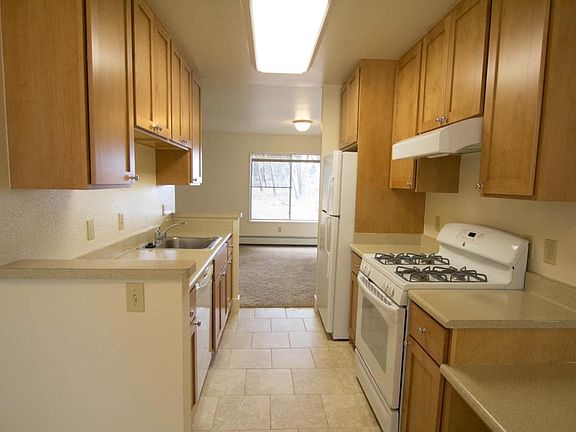 4th image of 1710 Baker Ct APT C