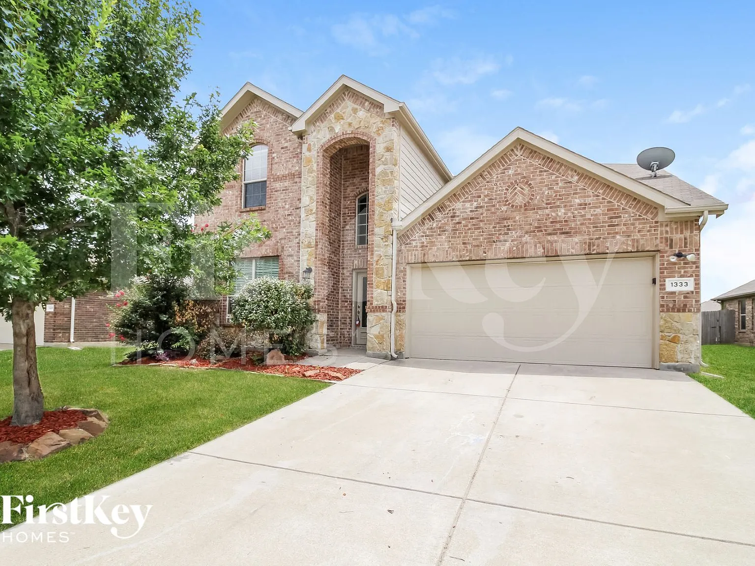 4 bed, 3.0 bath, 2912 sqft, $3,055 — Photo 2