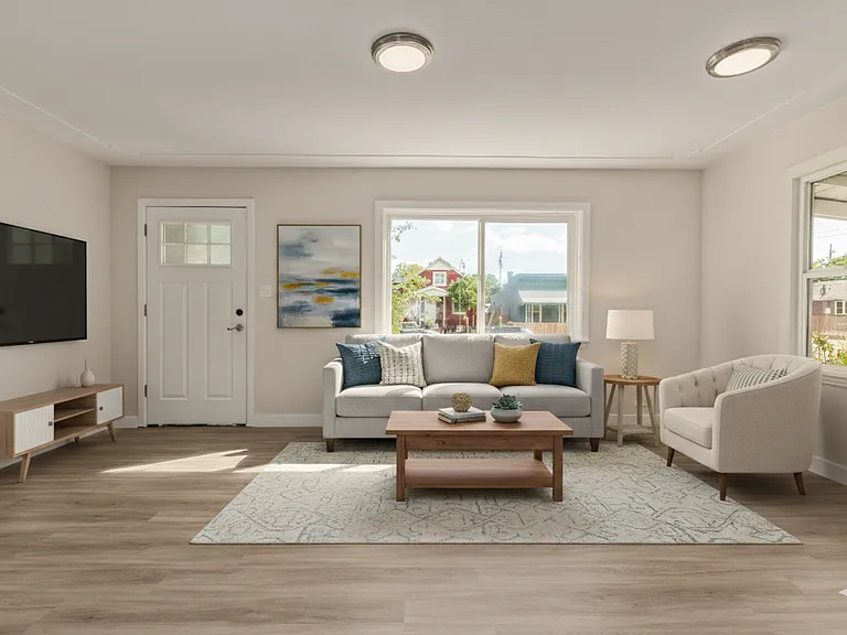 4415 Milwaukee St — Photo 3