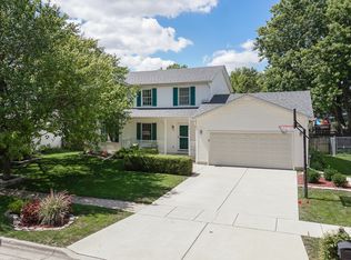 17 Hayloft Rd, Bloomington, IL 61704