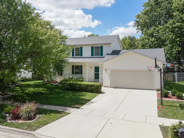 17 Hayloft Rd, Bloomington, IL 61704