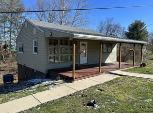 6526 Hudnell Rd, Athens, OH 45701